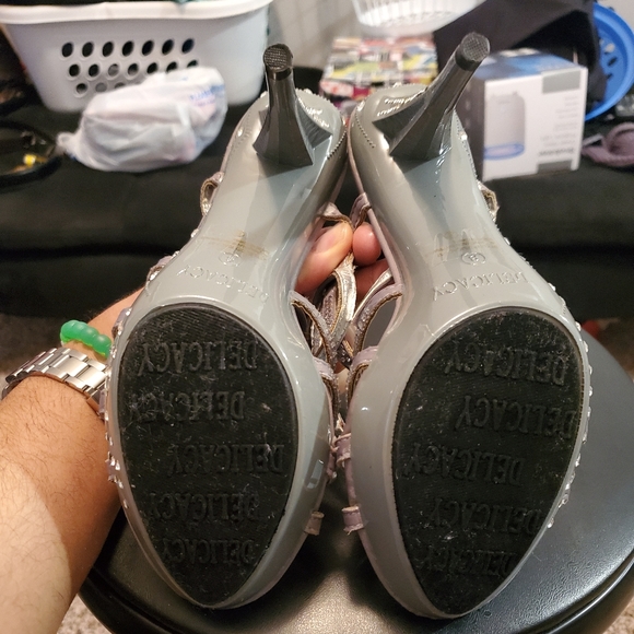 Heels - Picture 2 of 3